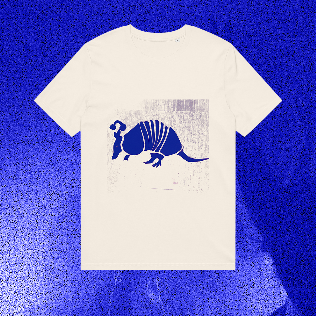 Armadillo, blue on vintage white, shirt