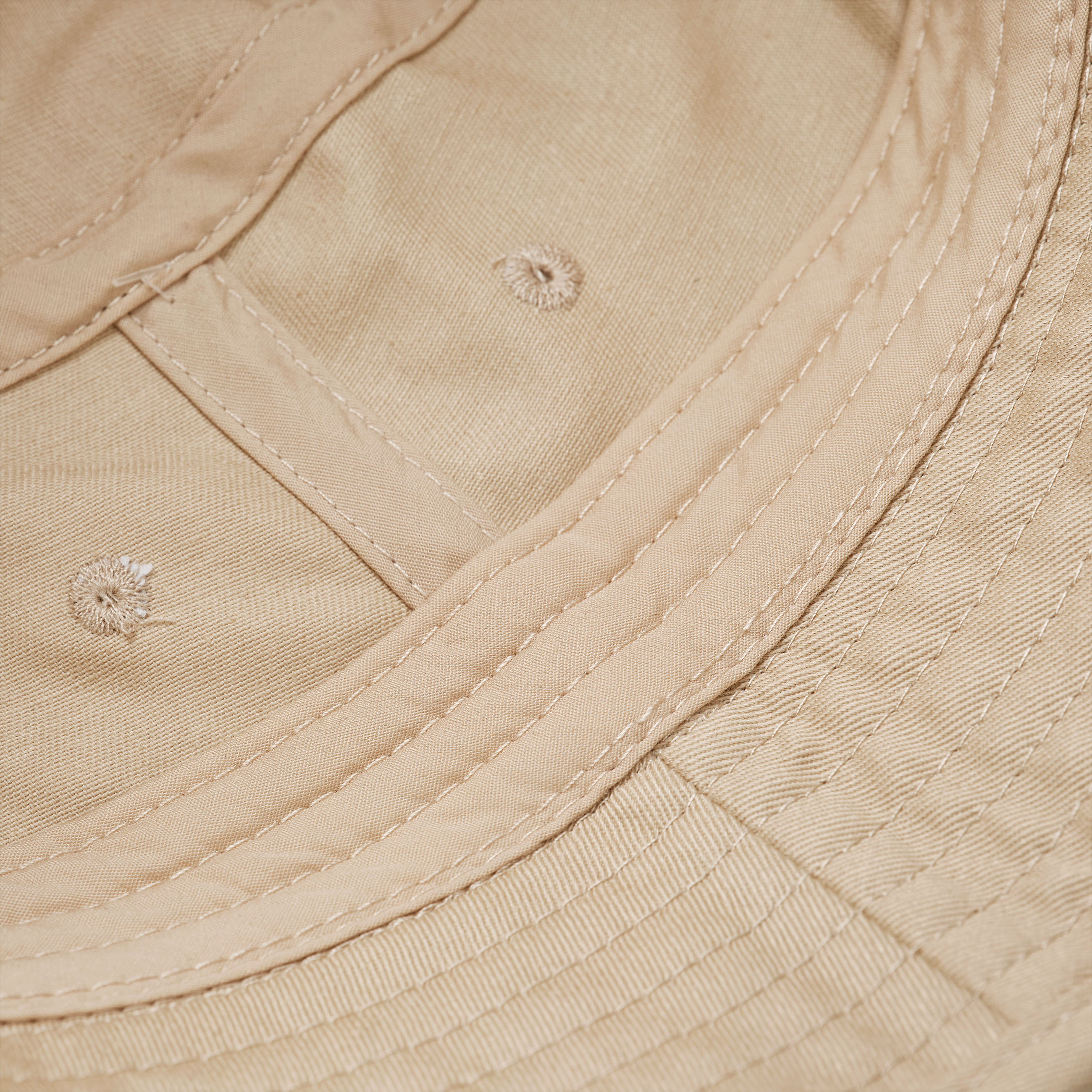 The garden chair, blue on bucket hat